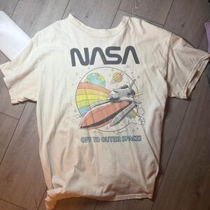 Cream Graphic Tee - Women's Short Sleeve